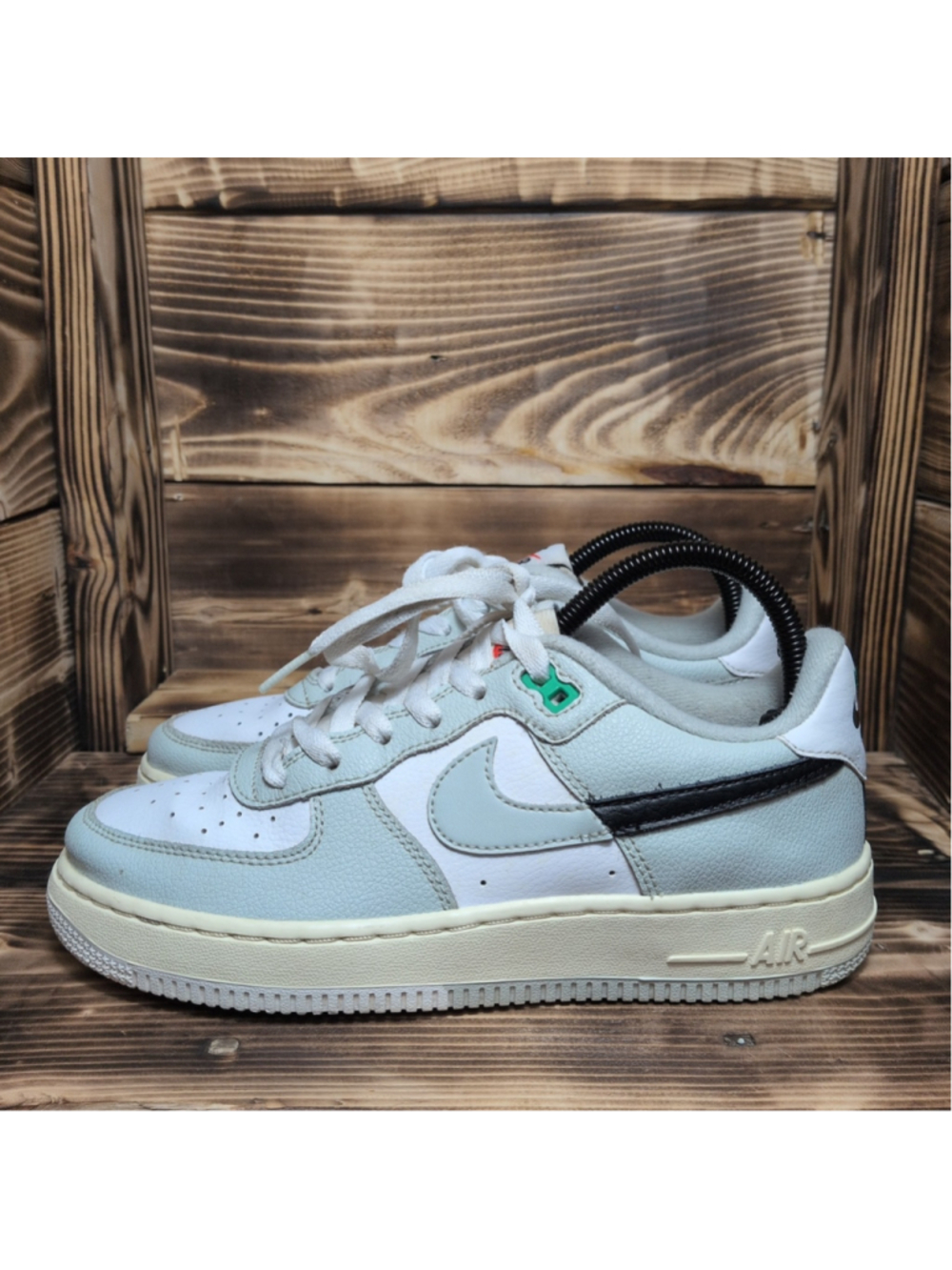 Nike Air Force 1 Low GS Light Silver Kids Size 5.5Y Green Sail DZ2660-001